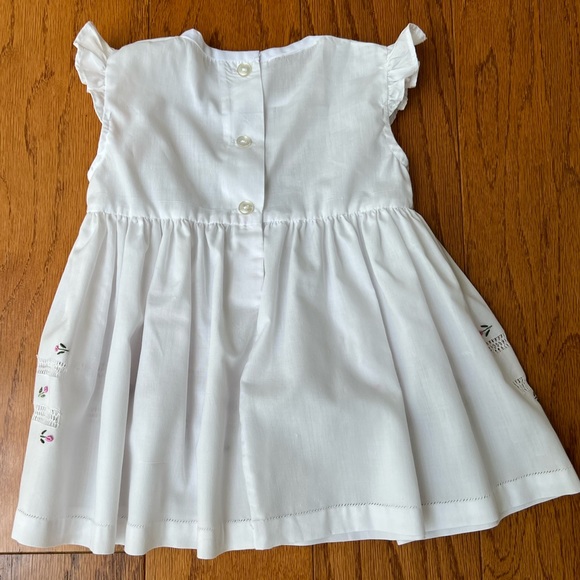 Hand embroidered white dress with pink embroidered flower - Picture 4 of 4